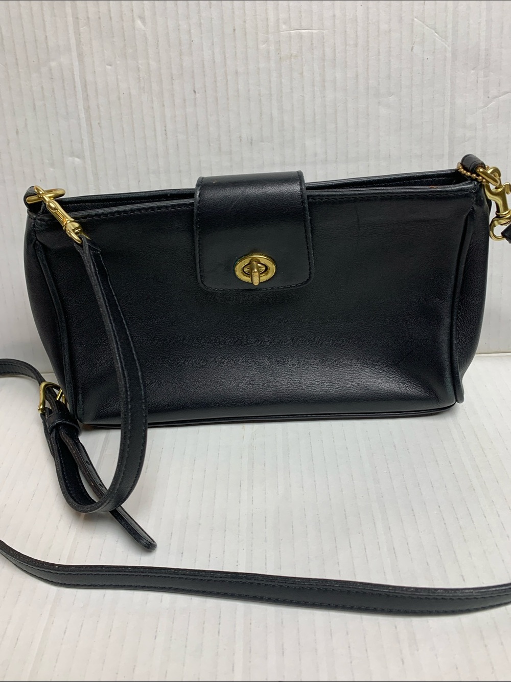 Coach Vintage 9154 Legacy Demi Black Leather Crossbody Purse Gold Turnlock